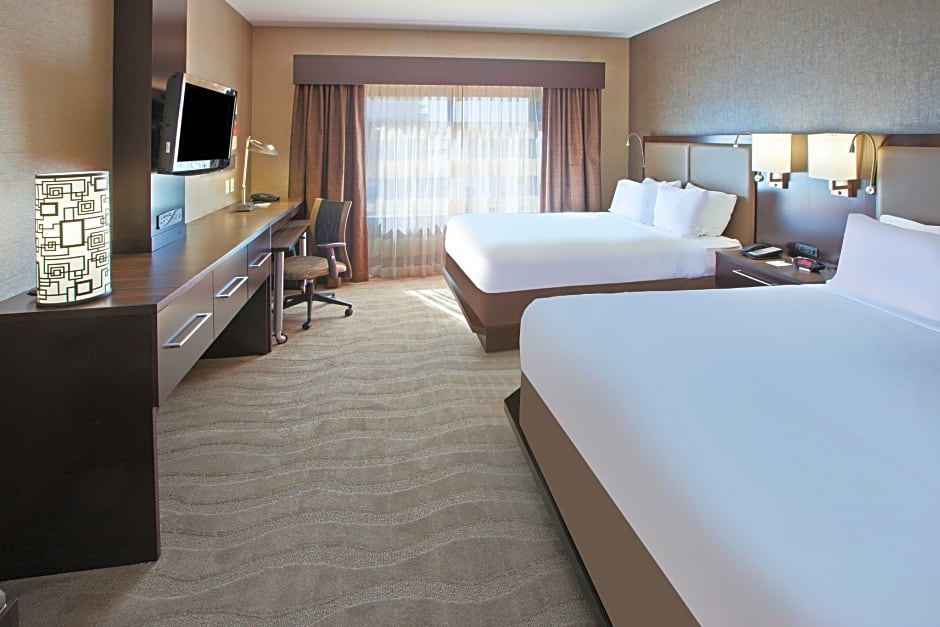 Holiday Inn Express Hotel And Suites Columbus Edinburgh Reservations