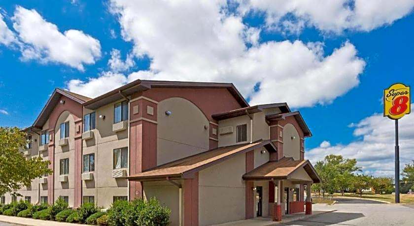 Super 8 by Wyndham Lexington Park/California Area