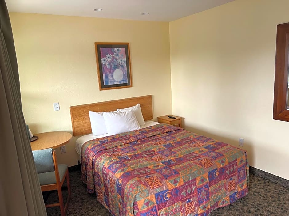 All Star Inn & Suites