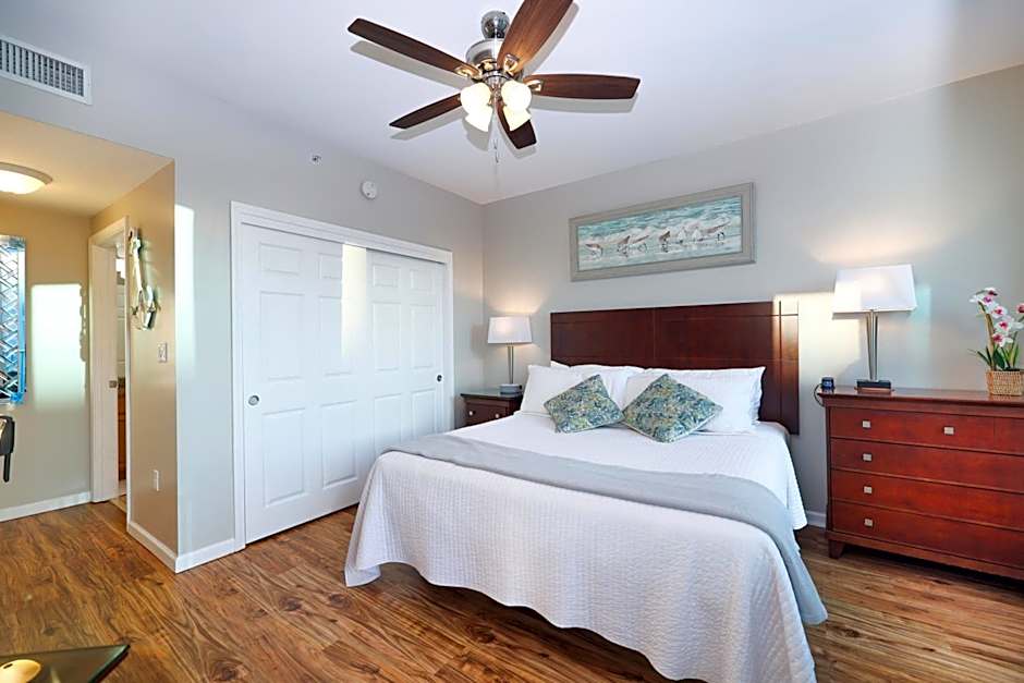 Marvelous 9th Floor Condo Gulf, Pool & Sunset View