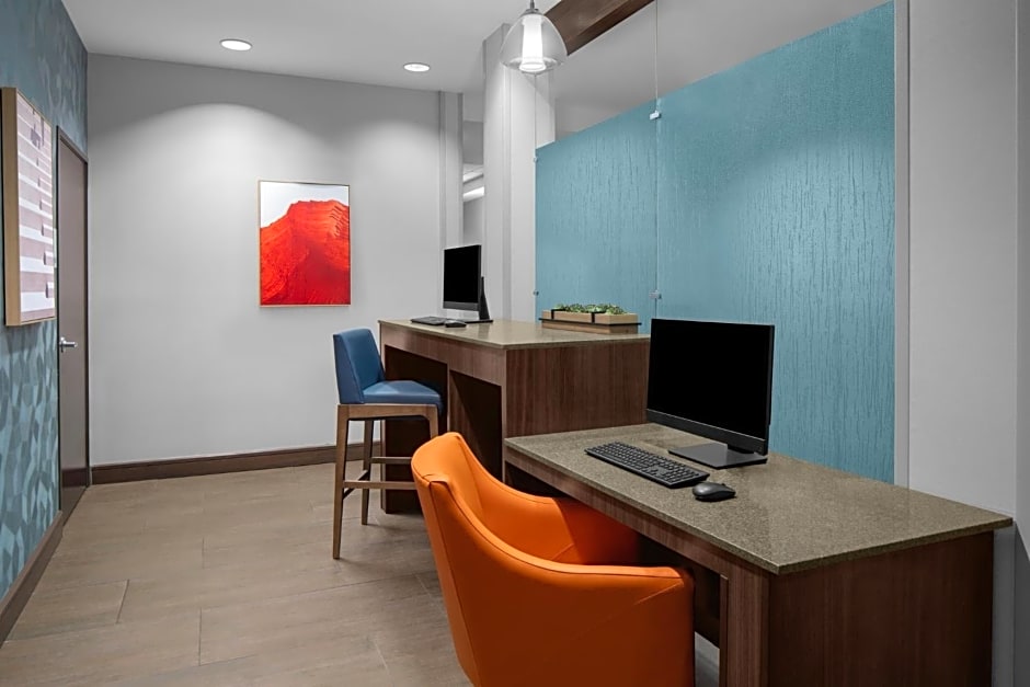 Holiday Inn Express & Suites Midland South I-20