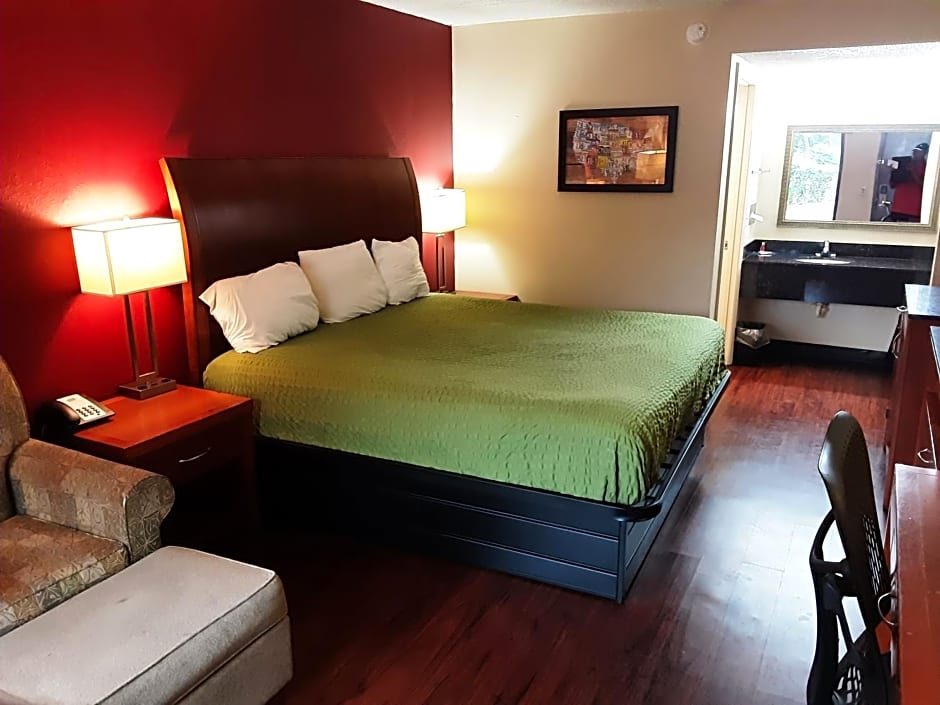 Econo Lodge Inn & Suites - Griffin