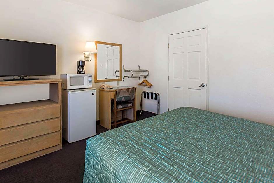 Rodeway Inn Beaumont