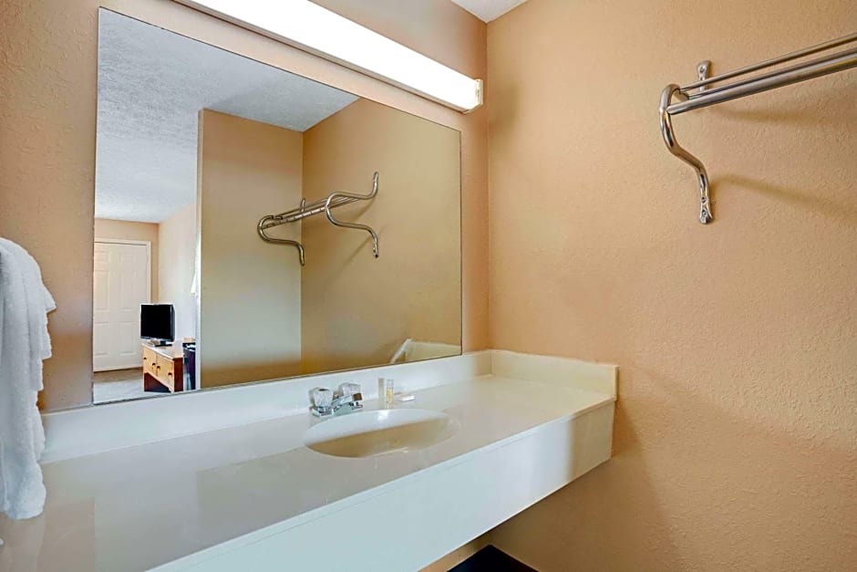 Days Inn by Wyndham Joelton/Nashville