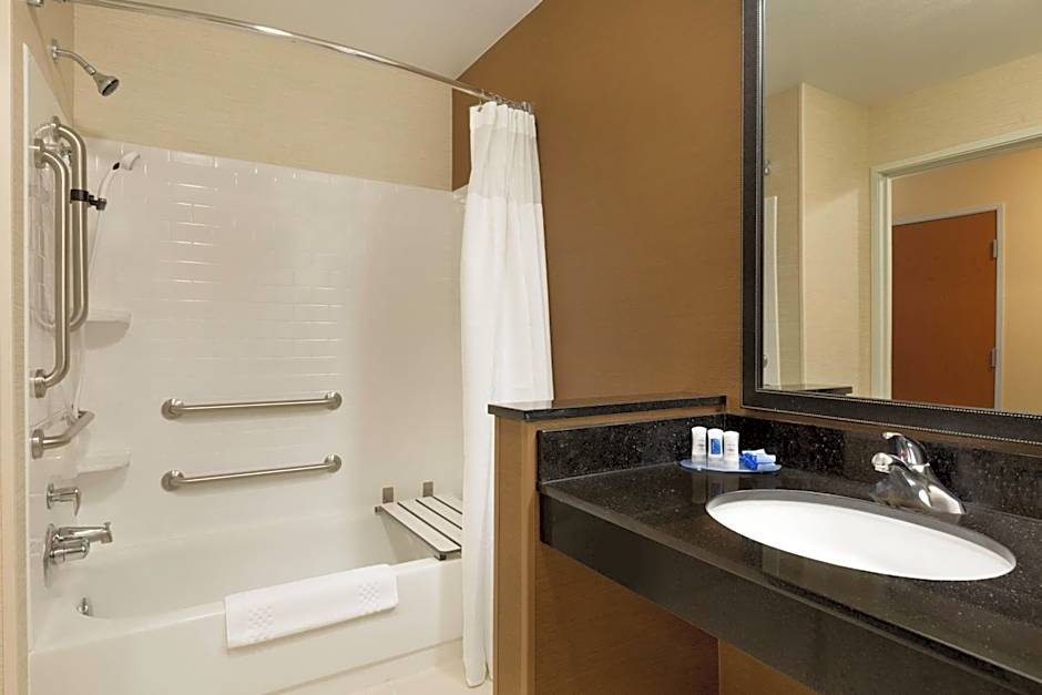 Fairfield Inn & Suites by Marriott Bismarck South