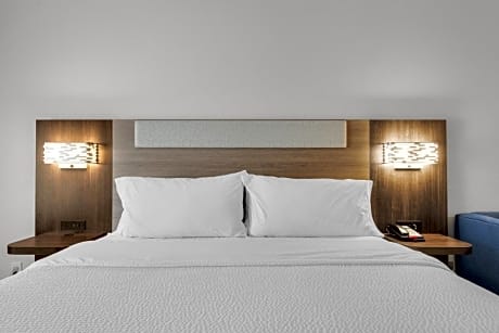 Standard King Room with Mobility Accessible Roll-In Shower