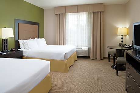 2 Queen Beds Standard Comm Mobil Access