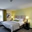 Candlewood Suites College Station