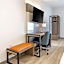 Comfort Inn & Suites Newark Liberty International Airport