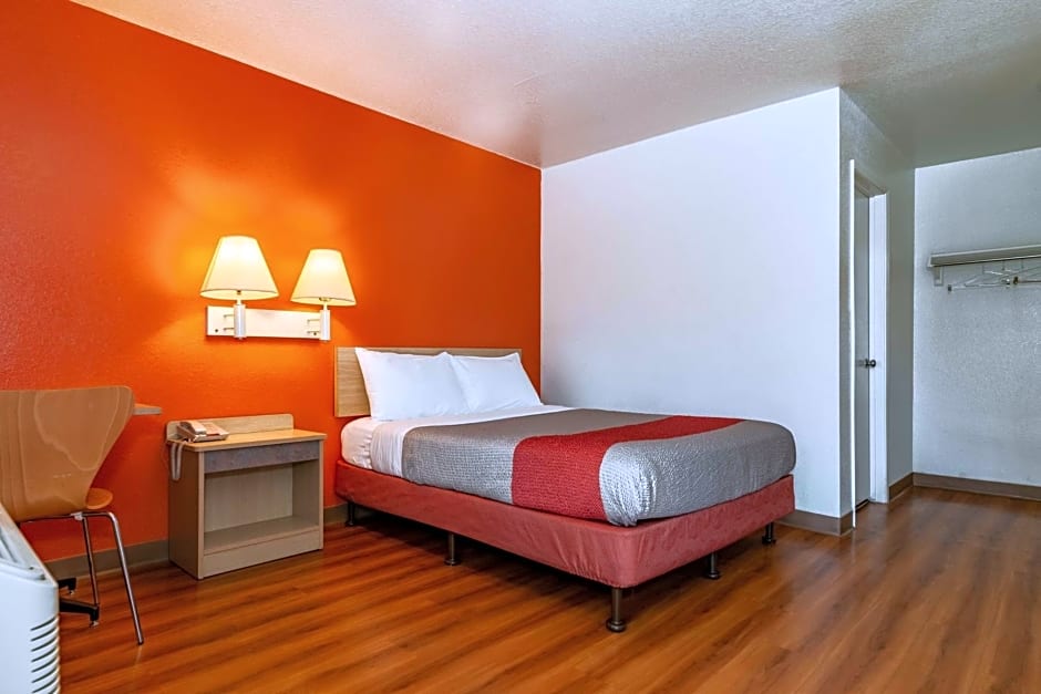 Motel 6-Palm Springs, CA - East - Palm Canyon