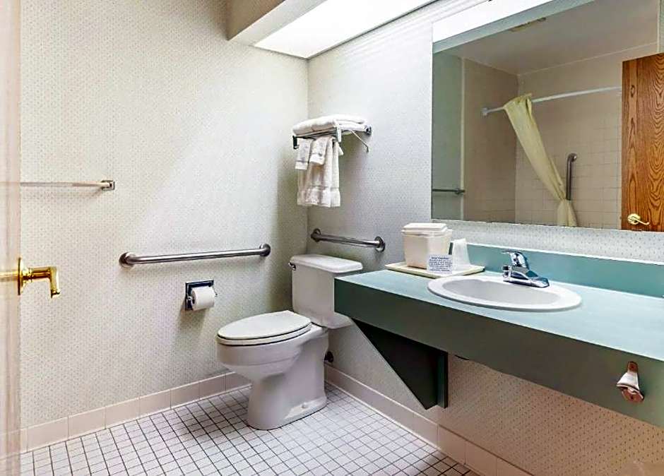 Econo Lodge Wausau - Rothschild