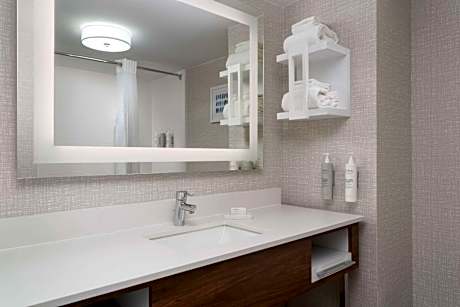 Queen Room with Two Queen Beds - Hearing Accessible/Non-Smoking