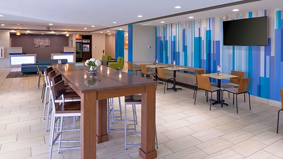 Holiday Inn Express & Suites Lexington