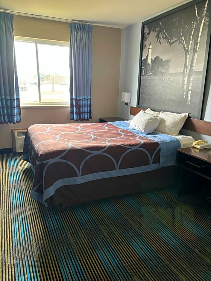 Super 8 by Wyndham Escanaba
