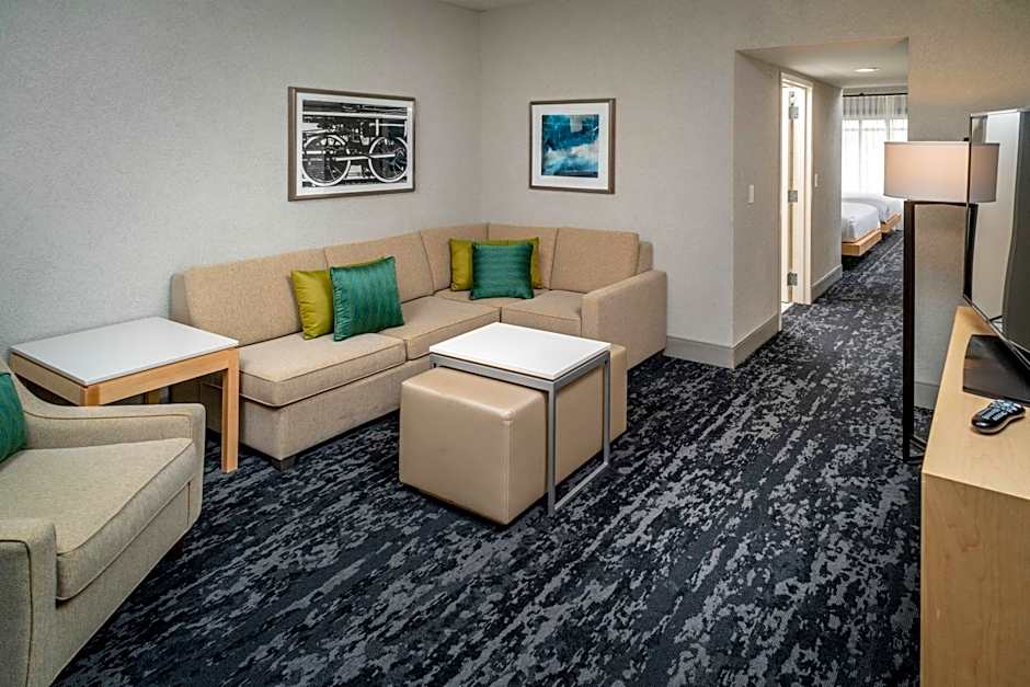 DELTA HOTELS BY MARRIOTT HUNTINGTON DOWNTOWN