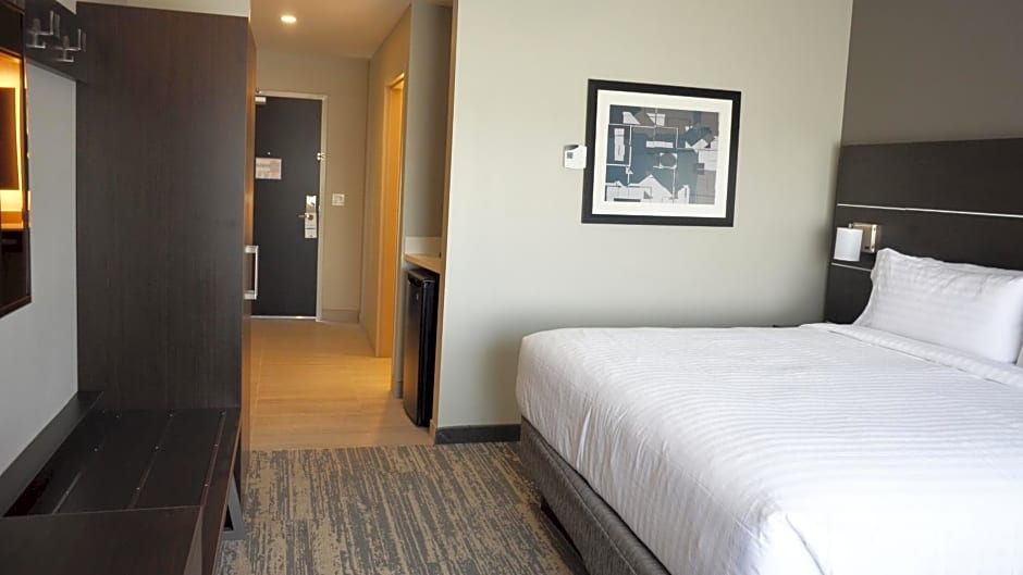 Holiday Inn Express & Suites - Jacksonville W - I295 and I10