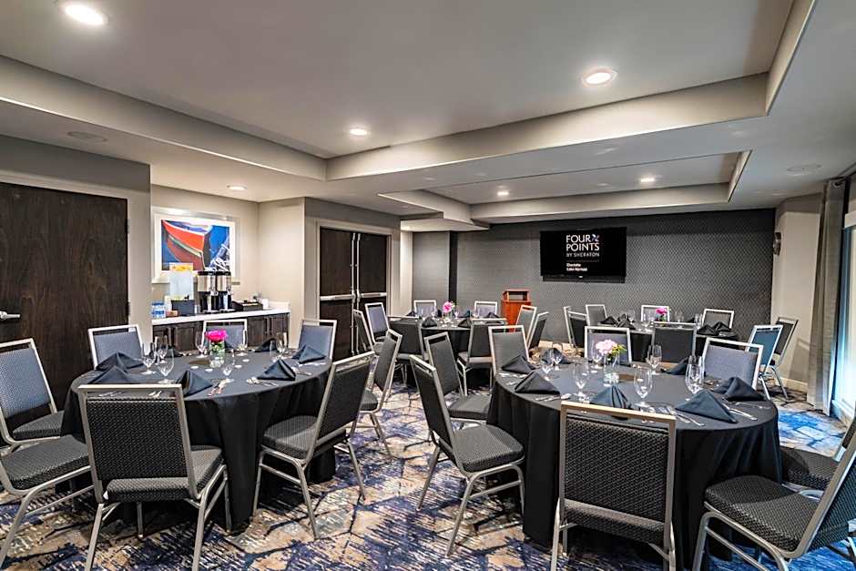 Four Points by Sheraton Charlotte - Lake Norman