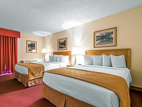 Queen Room with Two Queen Beds - Non Smoking