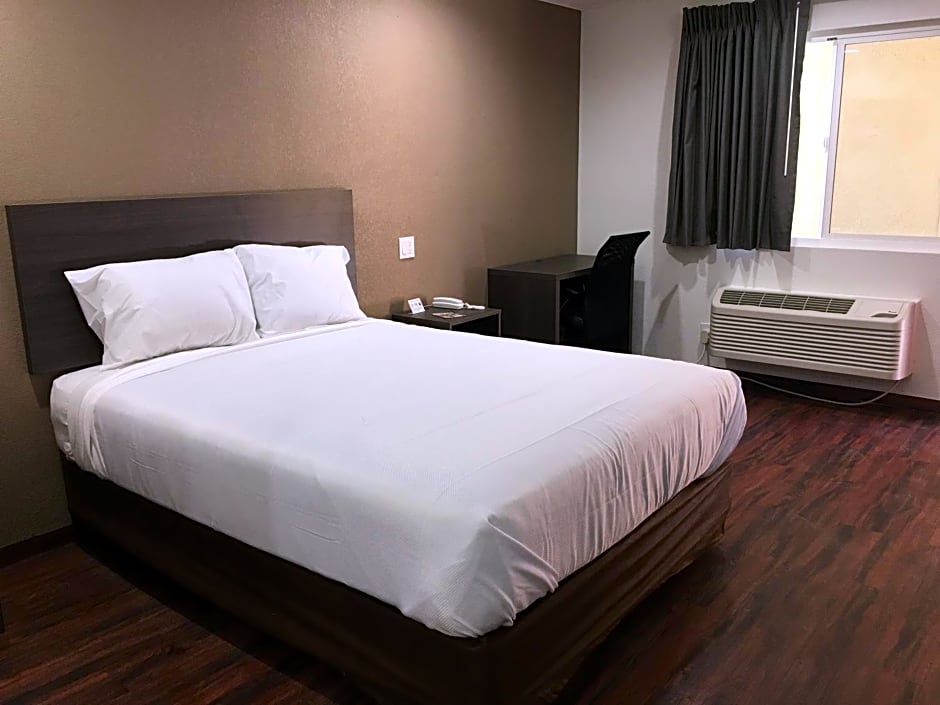 Baymont by Wyndham Bakersfield