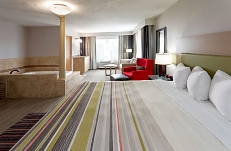1 King Bed, 2 Single Beds, Suite, Nonsmoking