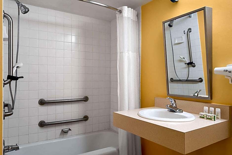Ramada Tucson