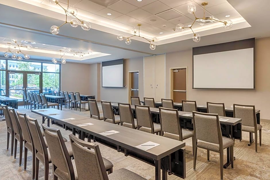 Cambria Hotel Charleston Riverview