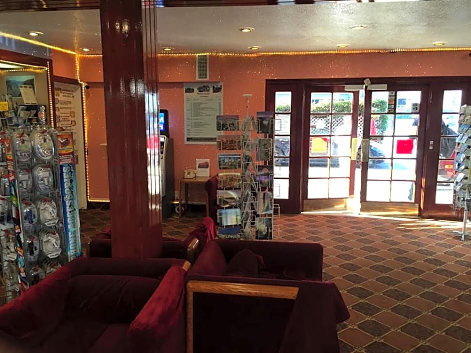 Tradewinds Airport Hotel