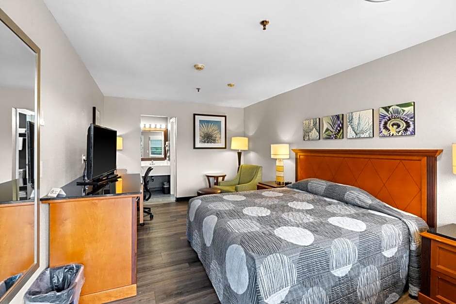 Basecamp Puyallup a Travelodge by Wyndham