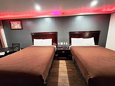 Queen Room with Two Queen Beds - Non-Smoking
