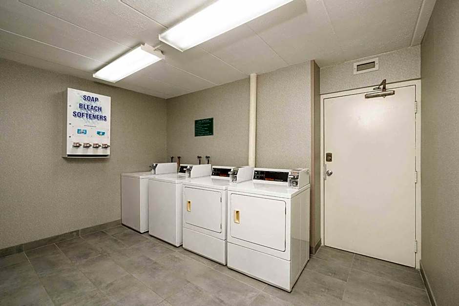 La Quinta Inn & Suites by Wyndham Lexington Park