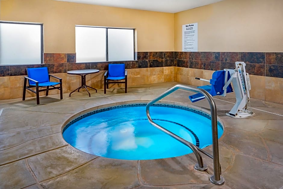 Holiday Inn Express & Suites Albuquerque-N. Balloon Fsta Park, an IHG Hotel