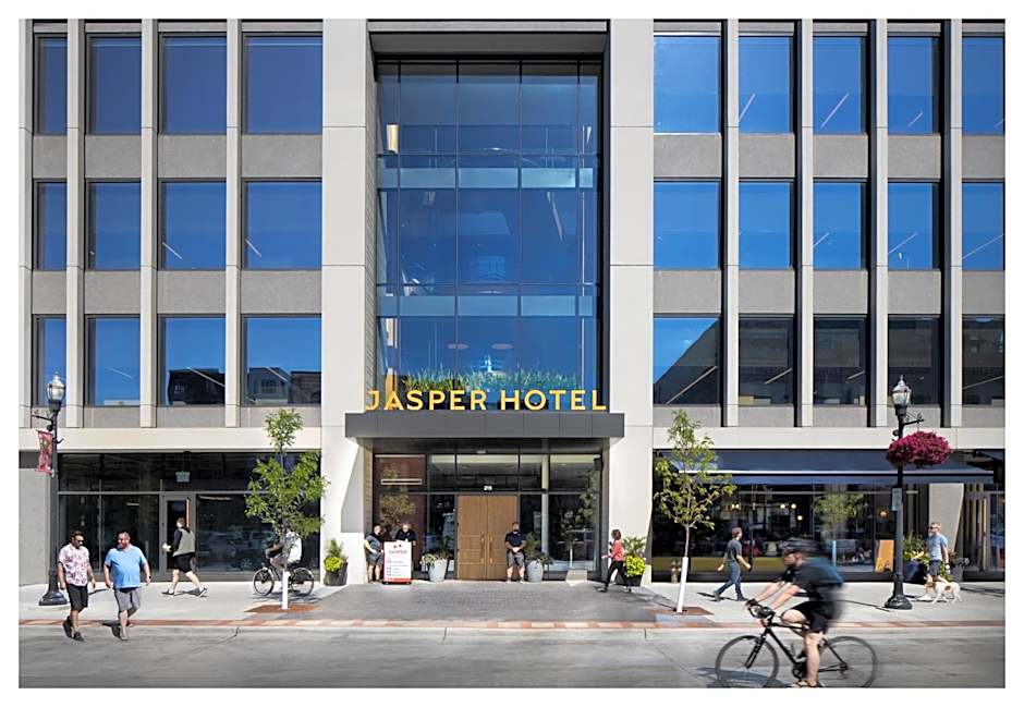 Jasper Hotel