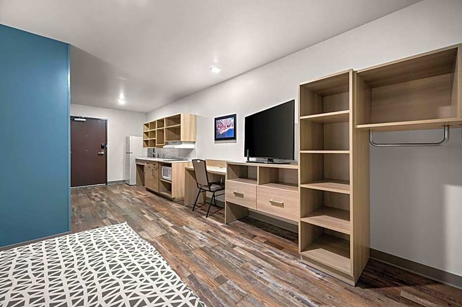 WoodSpring Suites Dearborn Detroit
