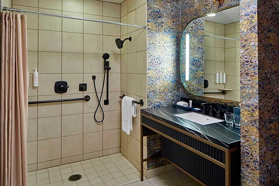 Renaissance Shoals Resort & Spa