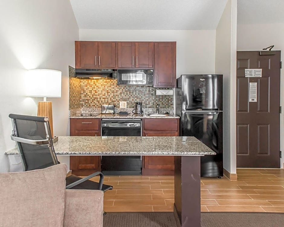 Mainstay Suites Pittsburgh Airport