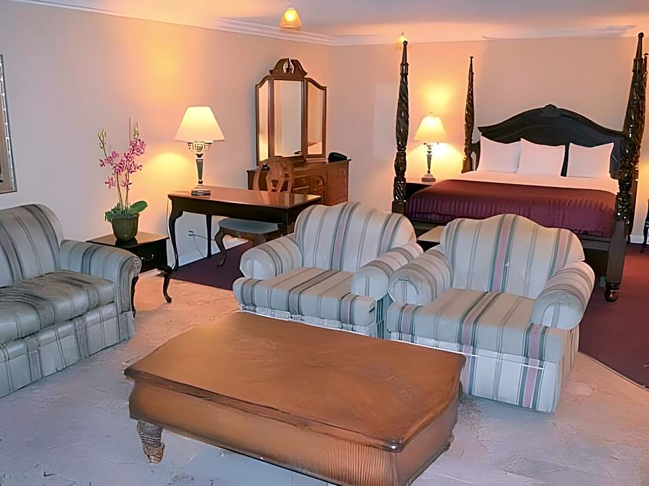 Merced Inn & Suites