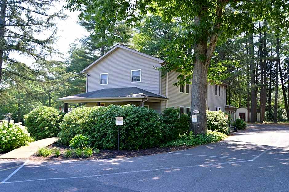 Woodfield Manor - A Sundance Vacations Property