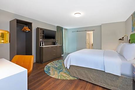 Double Room Hearing Accessible with Shower - Non-Smoking