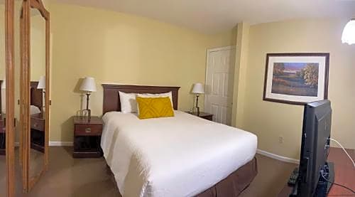 Berkshire Yankee Suites - An Extended Stay Hotel