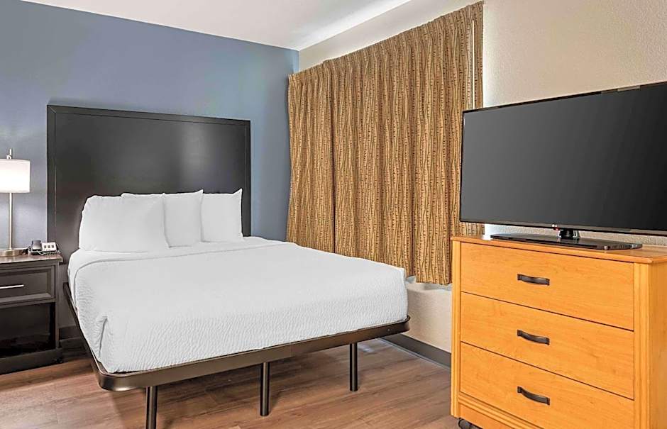 Extended Stay America Suites - Cincinnati - Blue Ash - Reed Hartman