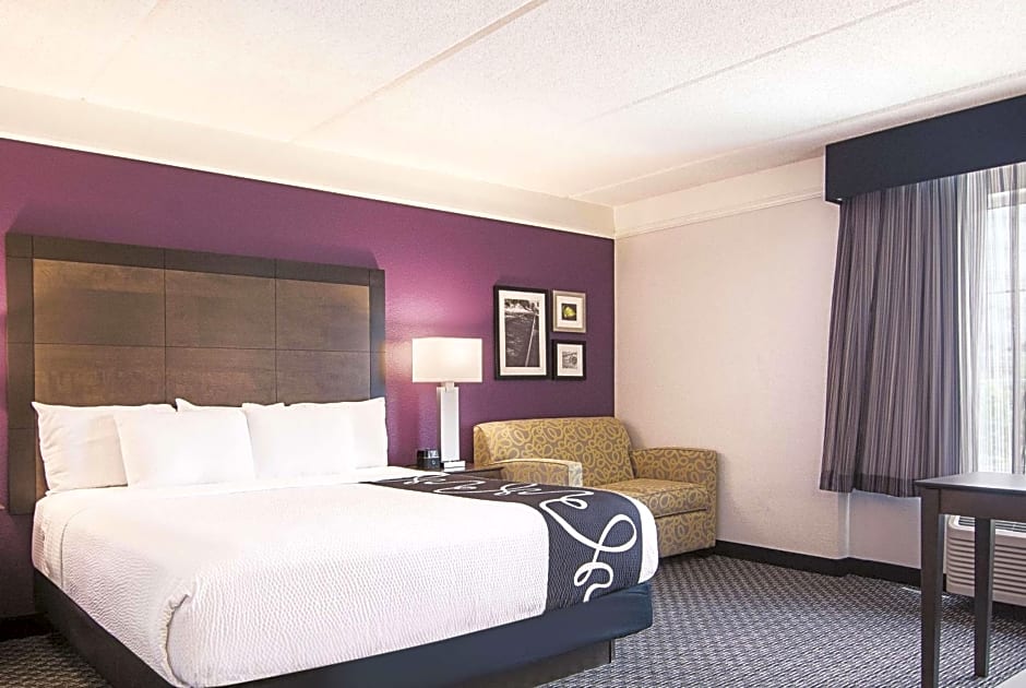 La Quinta Inn & Suites by Wyndham Atlanta Perimeter Medical Center
