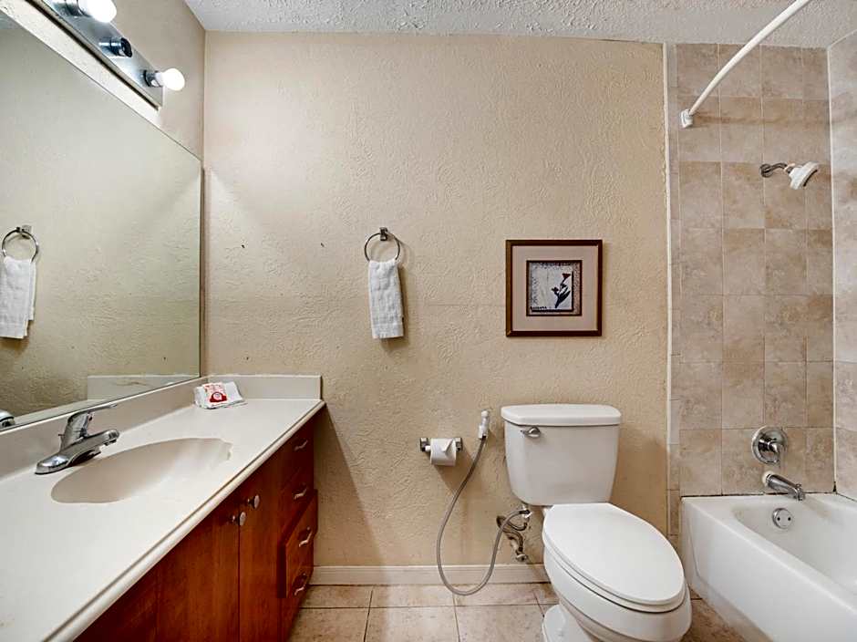 OYO Hotel & Apartments Houston Galleria