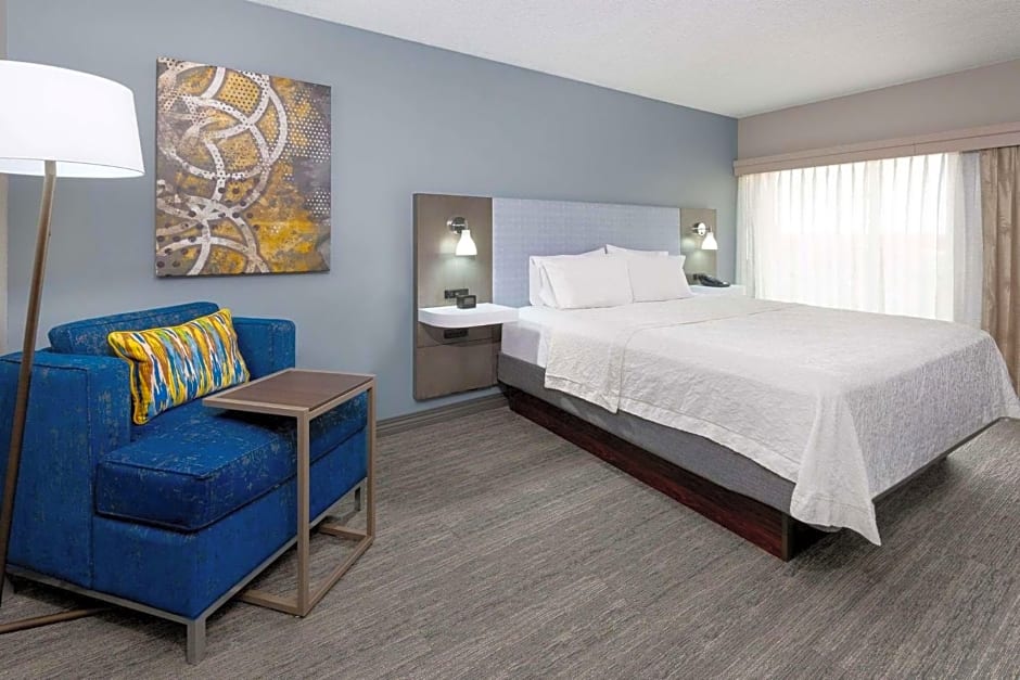 Hampton Inn By Hilton & Suites Kansas City-Country Club Plaza