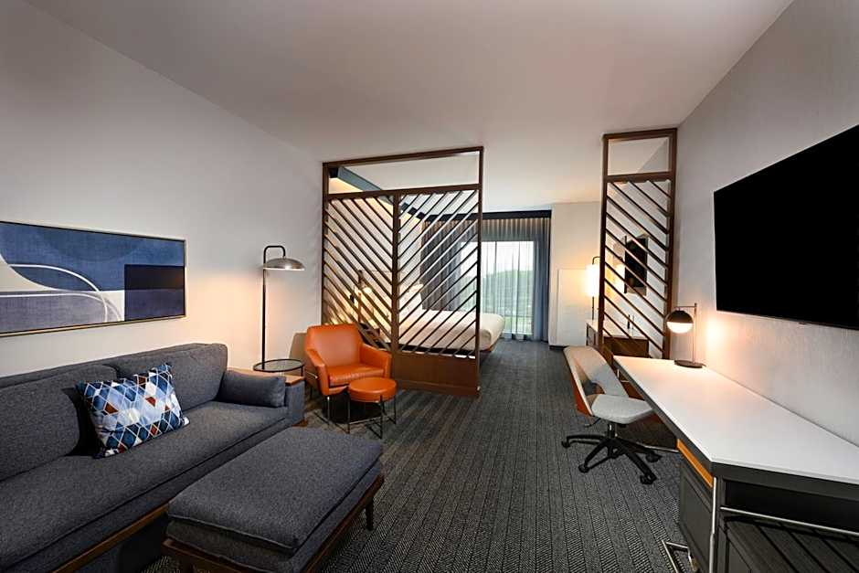 Courtyard by Marriott Charlotte Waverly