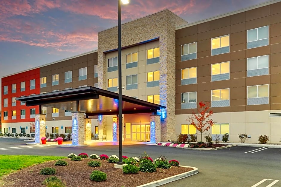 Holiday Inn Express and Suites - Middletown - Goshen