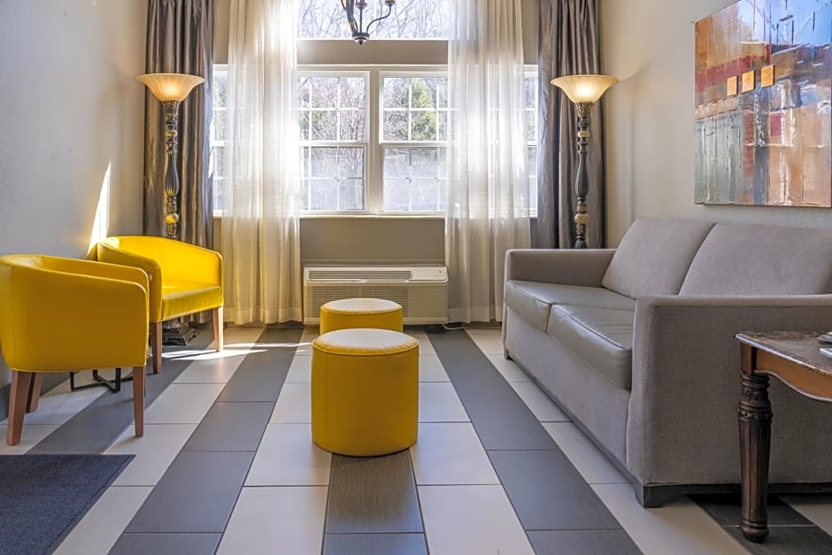 Microtel Inn & Suites by Wyndham Pigeon Forge