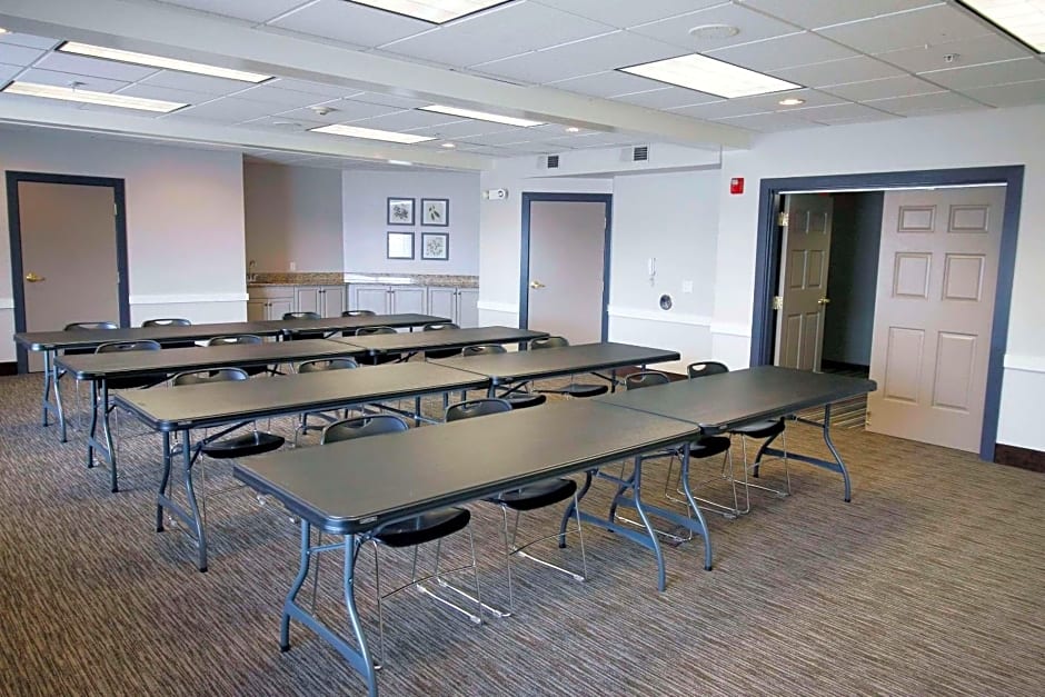 Country Inn & Suites by Radisson, Council Bluffs, IA