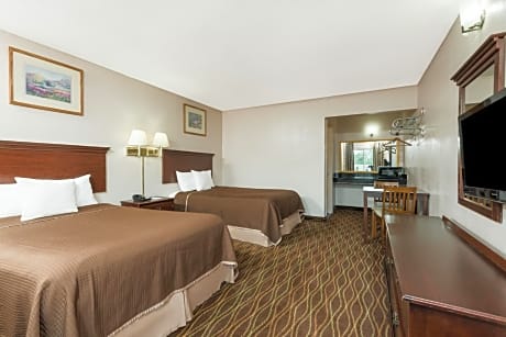 Double Room with Two Double Beds - Smoking