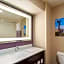 La Quinta Inn & Suites by Wyndham Wichita Airport