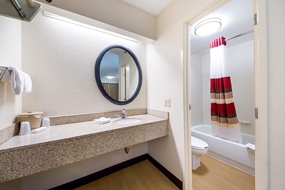 Red Roof Inn - Laredo